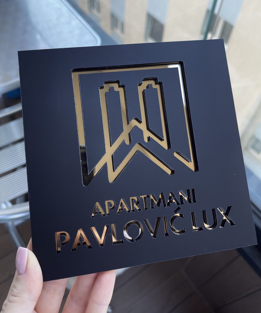 Oznaka apartmanskog objekta na ulazu
